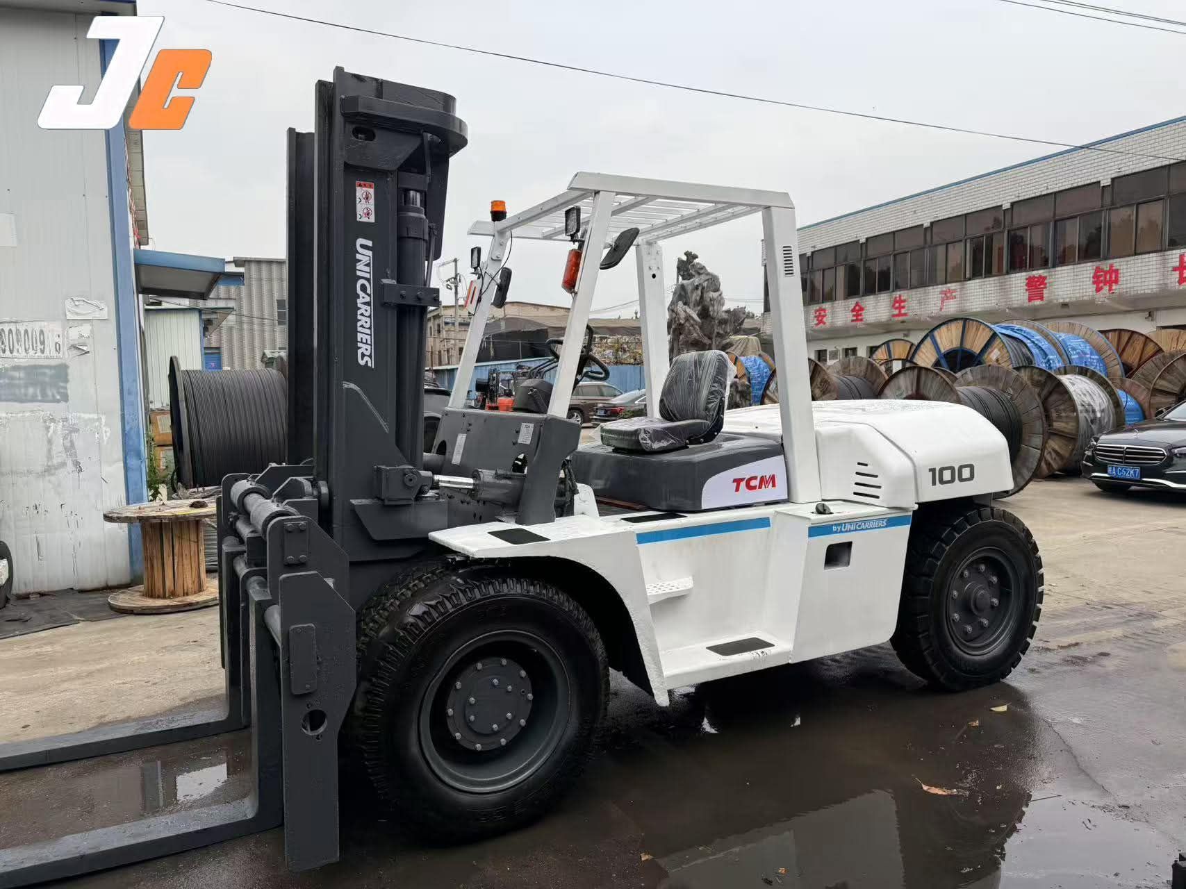 رافعة شؤكيه كرينات فوركلفت كلارك للايجار