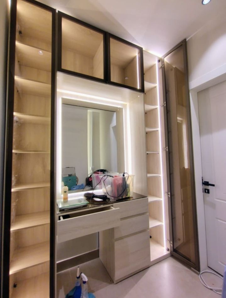 فني كهربائي وسباك