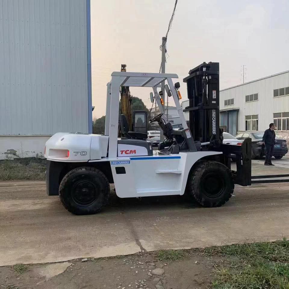 سيزرلفت مانلفت للإيجار رافعة مقصية كهرباء ايجار شه