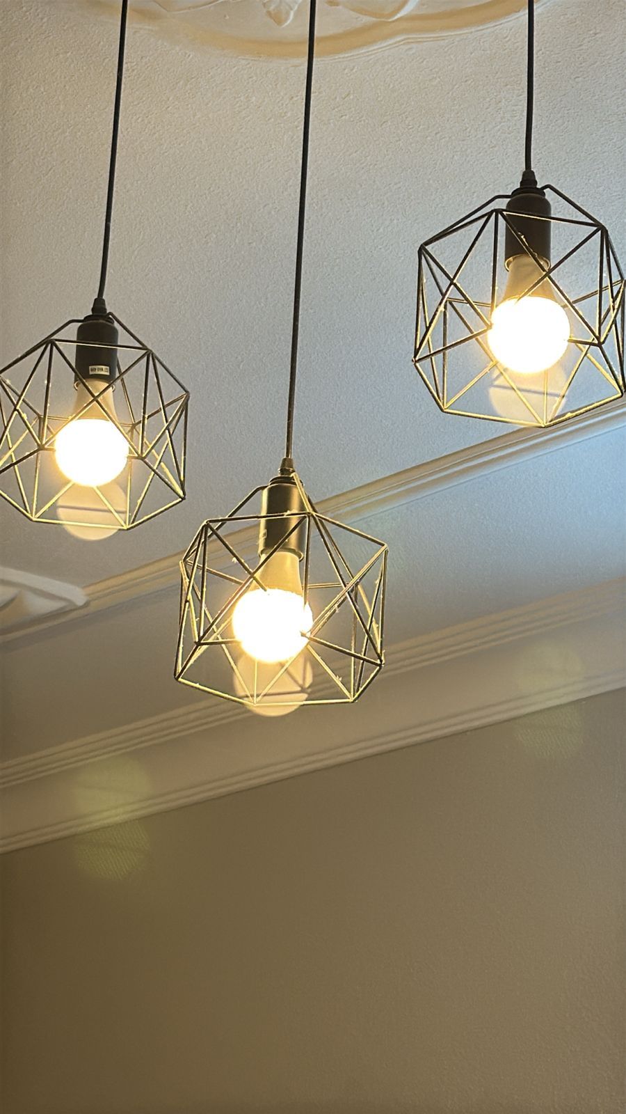 فني كهربائي وسباك