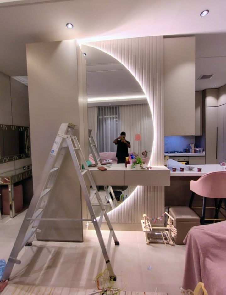 فني كهربائي وسباك