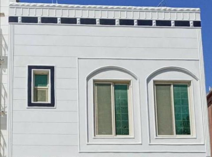 لياسه ملونه المتر 12ريال شامل كل شي 0564741816