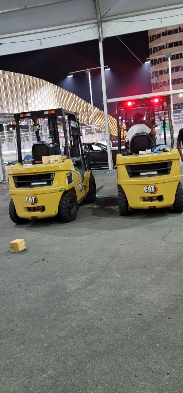 سيزر لفت للايجار رافعات شوكية