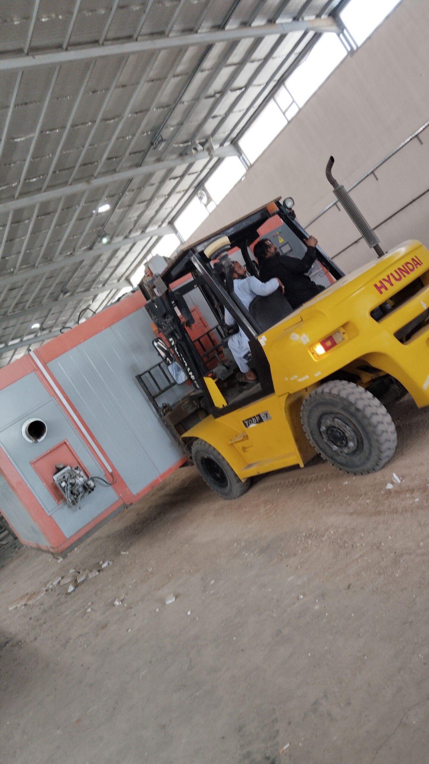 تأجير رافعة شؤكيه شيول كرينات