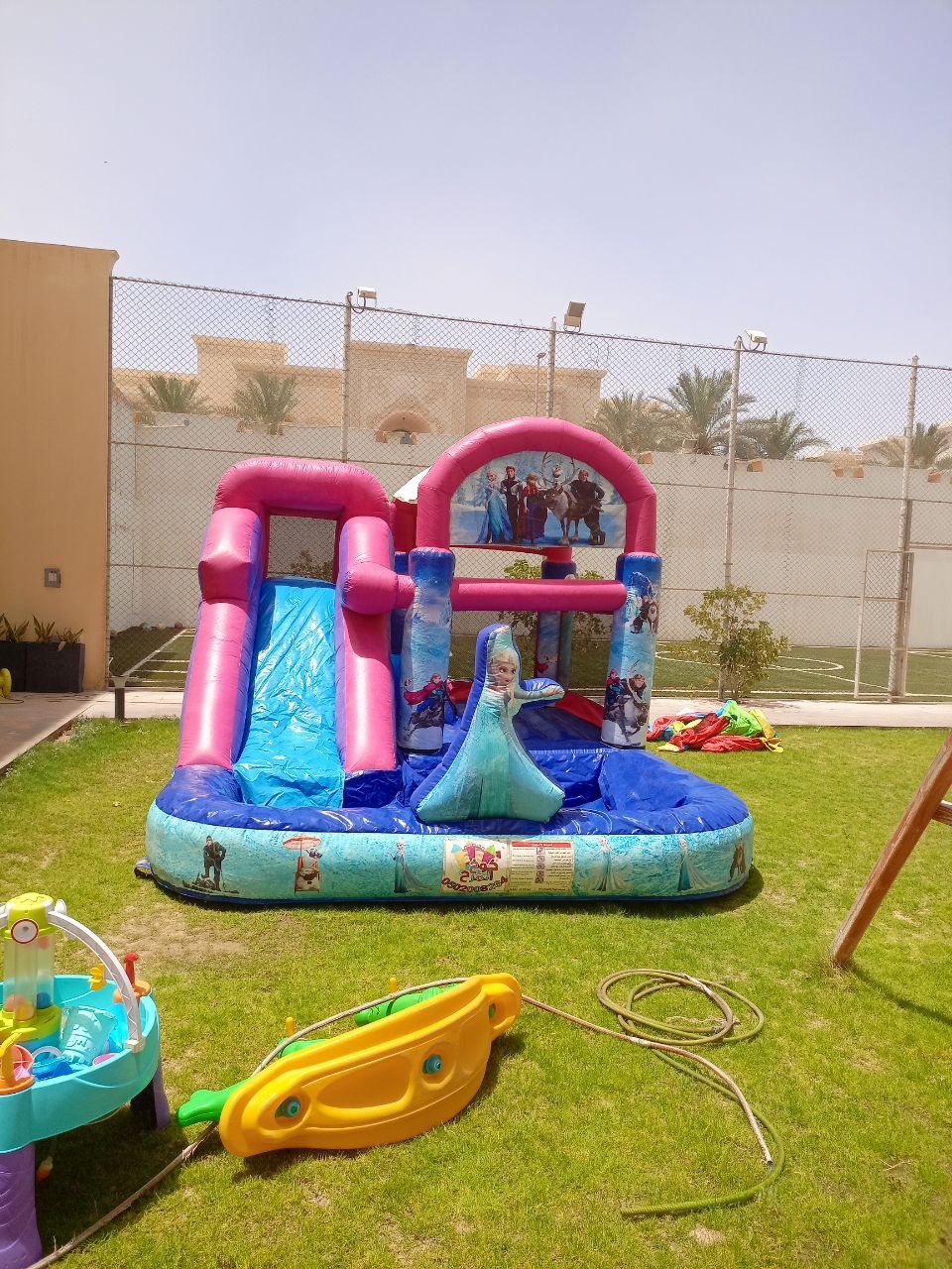 زحاليق مائيه العاب هوائيه نطيطات