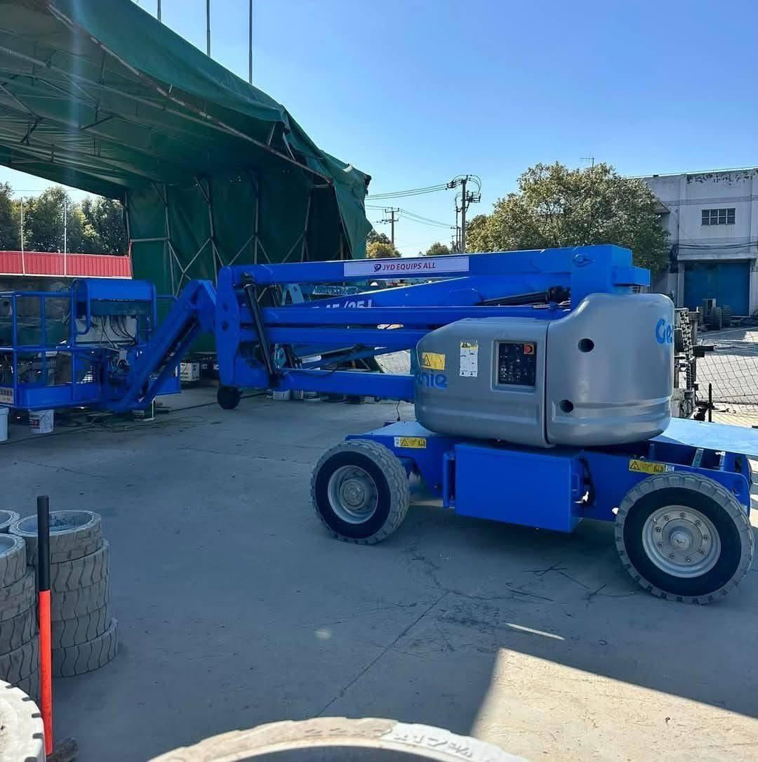 سيزر لفت للايجار رافعات شوكية للايجار