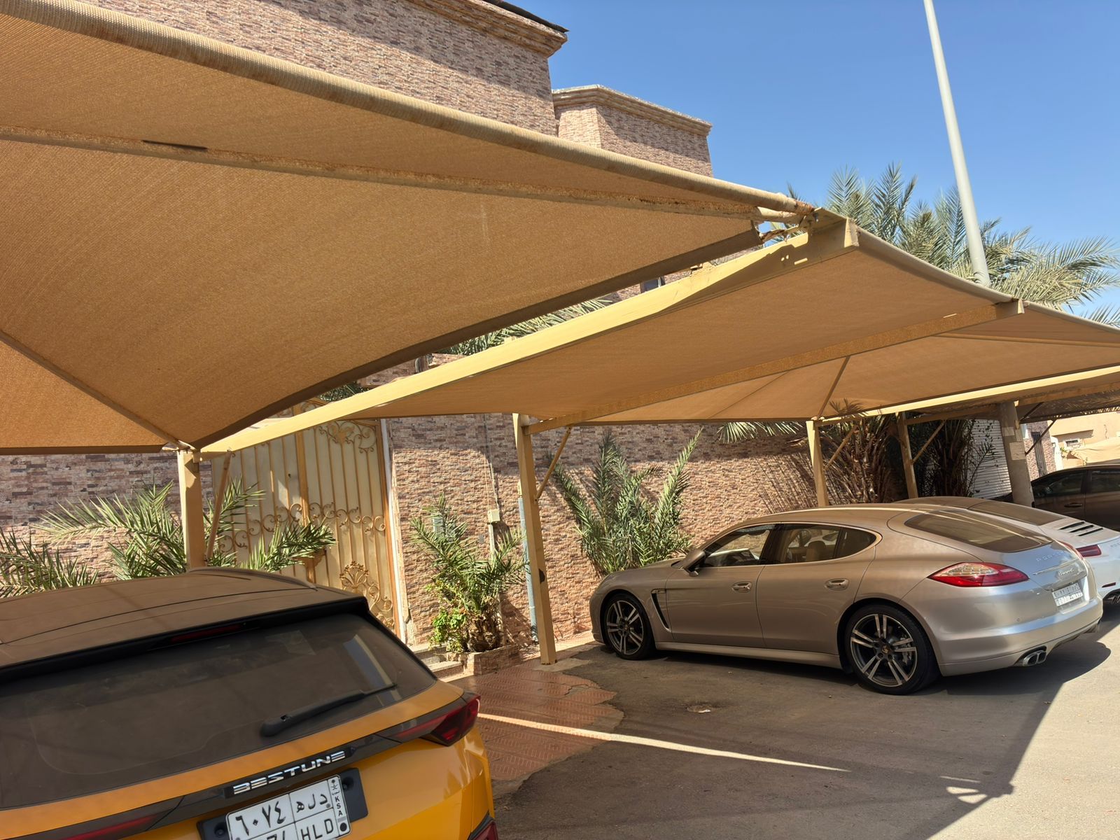 مظلات وسواتر 0500733830