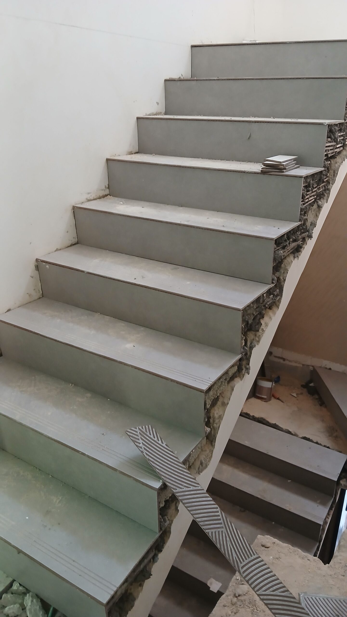 مبلط تكسير و تركيب