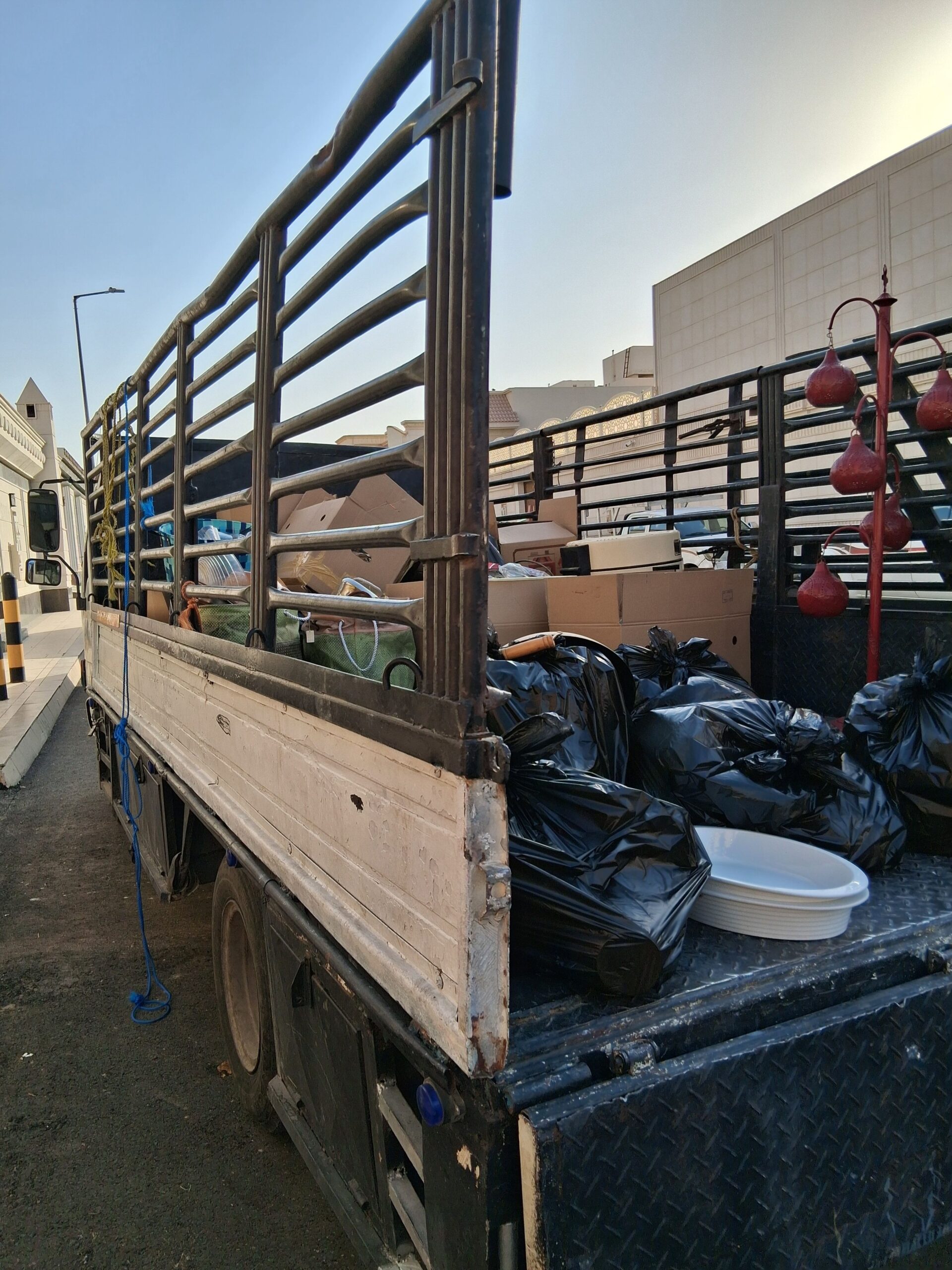 دينا طش الاثاث قديم بالرياض0537486934