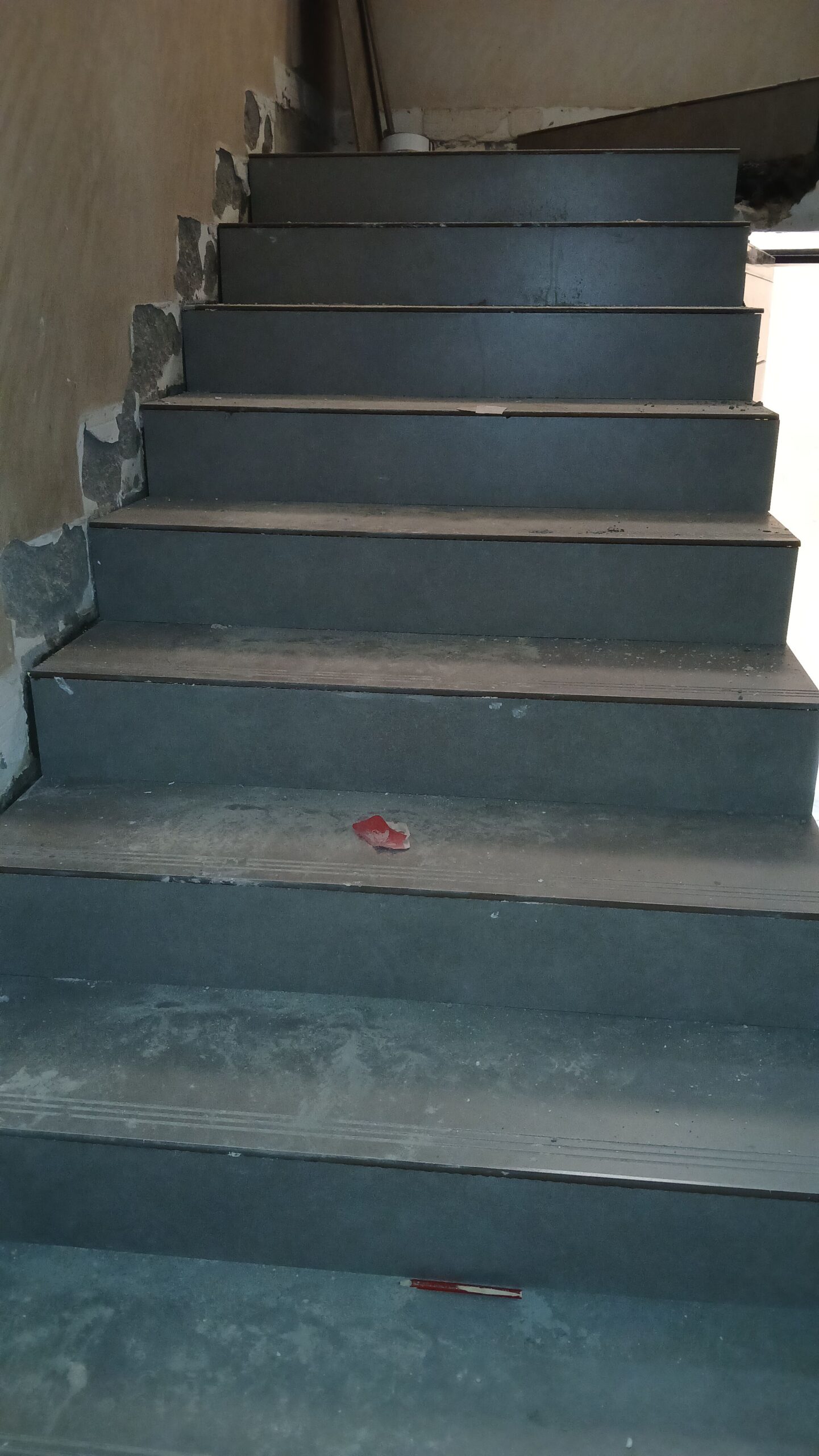 مبلط تكسير و تركيب