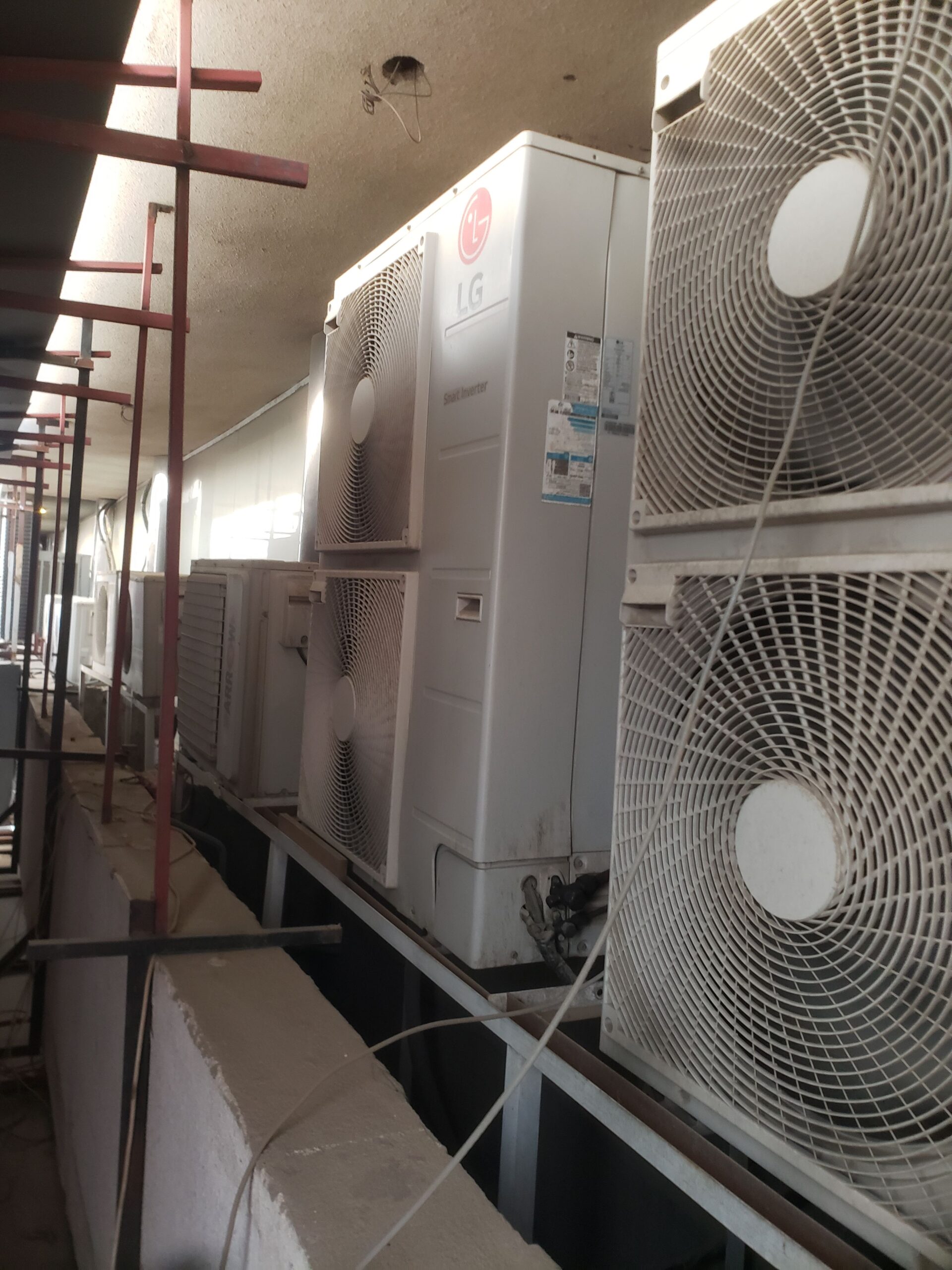 فني ومعلم مكيفات الطائف