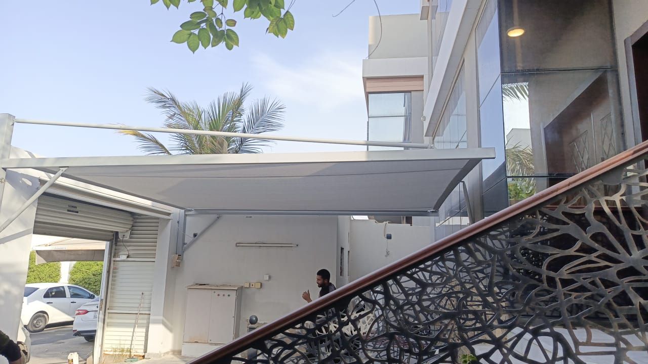 ساندويتش بانل (Sandwich Panel) هو نوع من الألواح ا