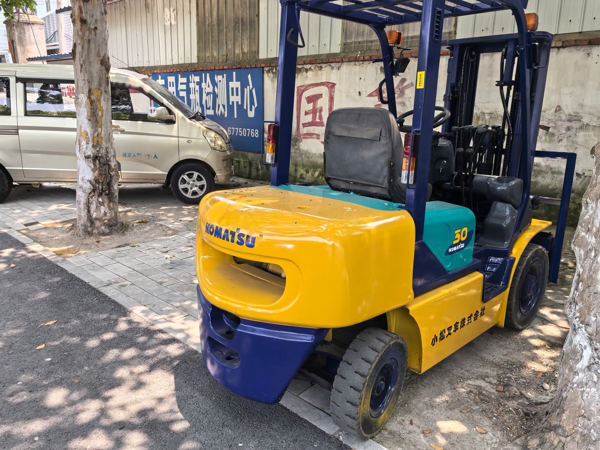 رافعة شؤكيه كرينات فوركلفت كلارك للايجار