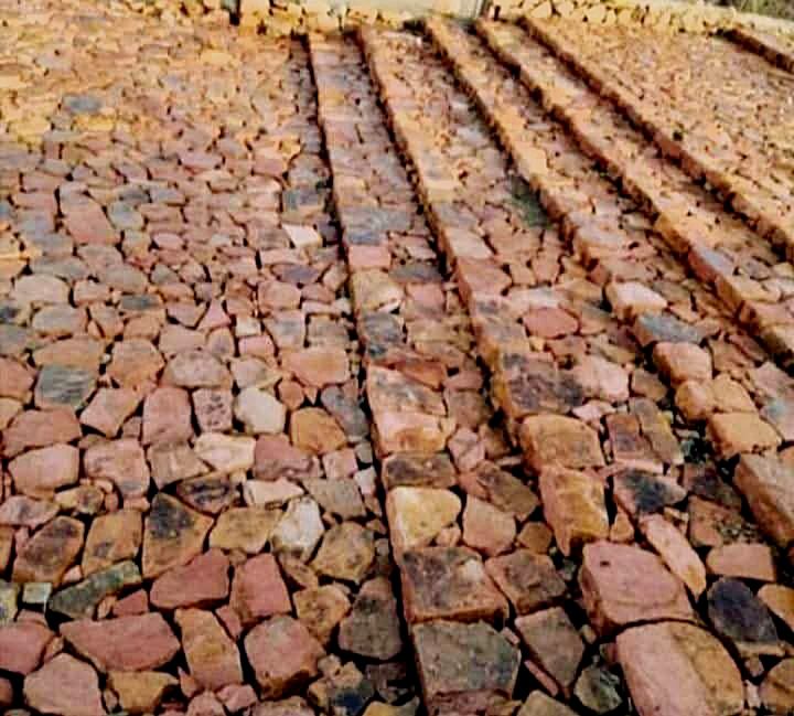 معلم حجر وبوكلين للايجار