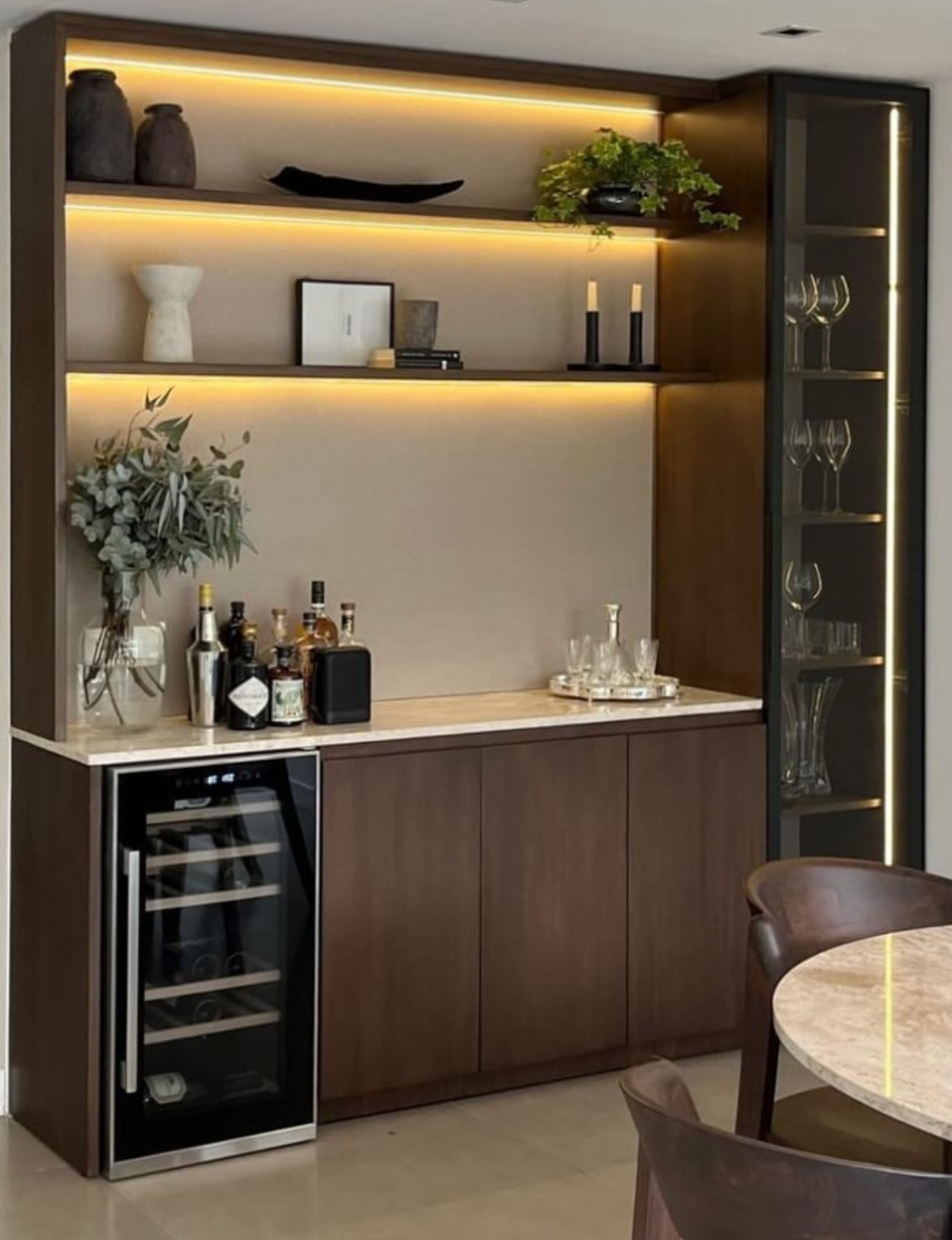 موسسة اثاث من الخيال