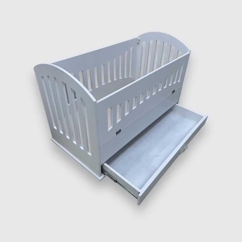 سرير أطفال جديد