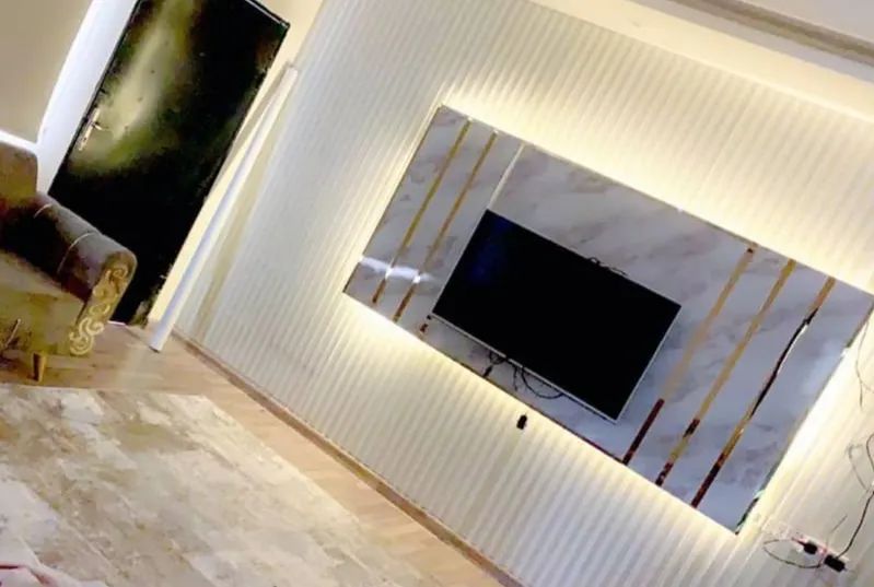 عامل دهنات ديكور