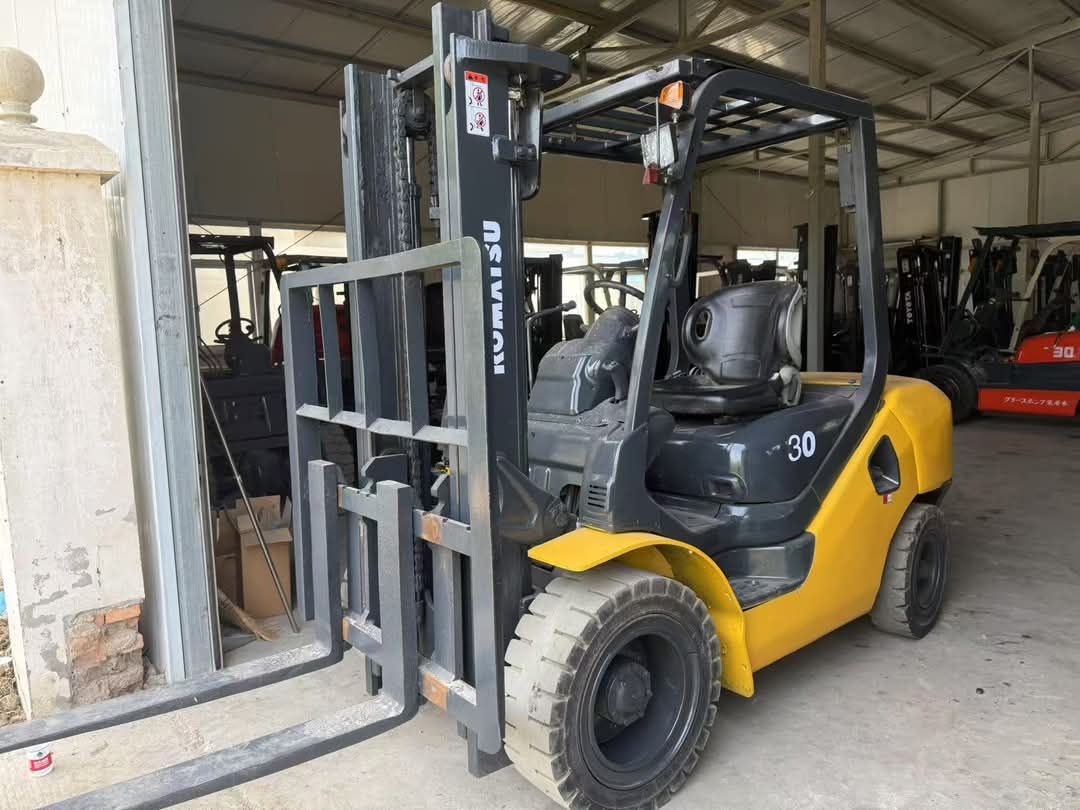 تأجير رافعة شوكيه كرينات للايجار كلارك تنزيل طبليا