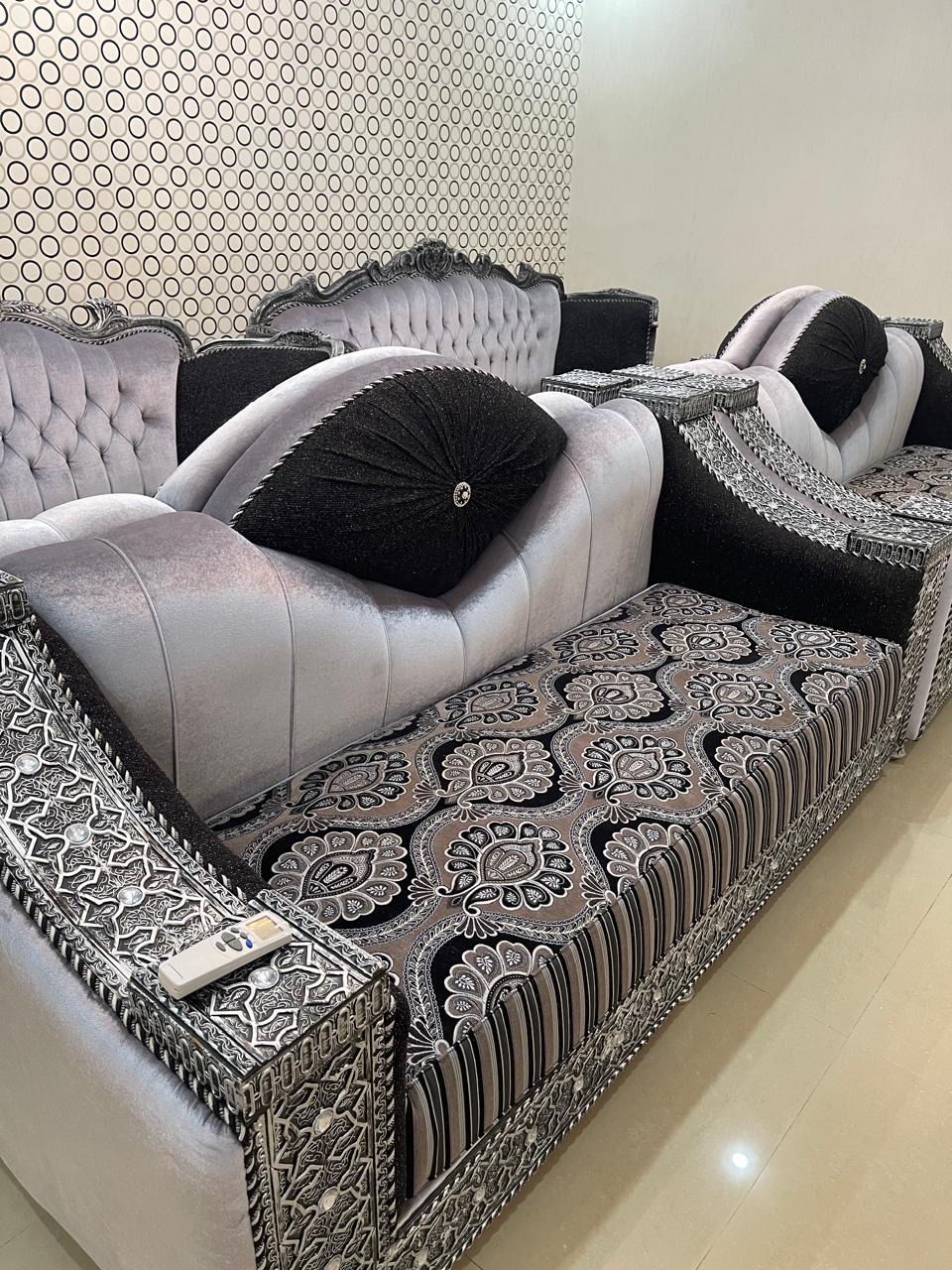 كنب مجلس طقمين بكامل ملحقاته