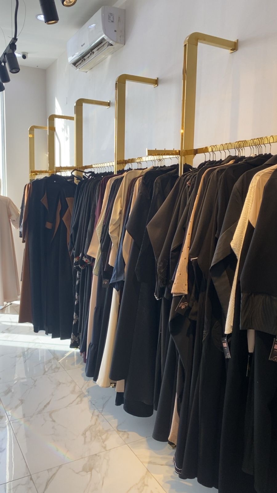 ديكور ستانلس ستيل ذهبي