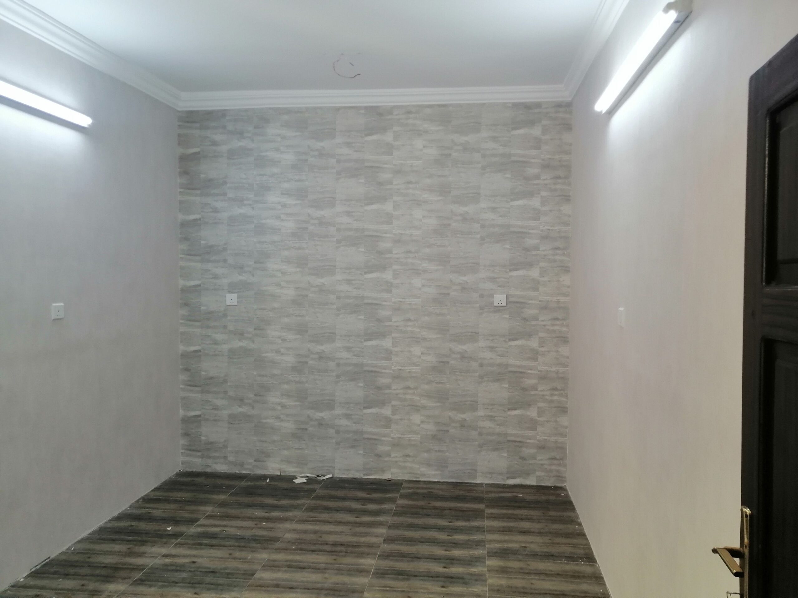 معلم دهانات وديكورات ورق حائط برماوي