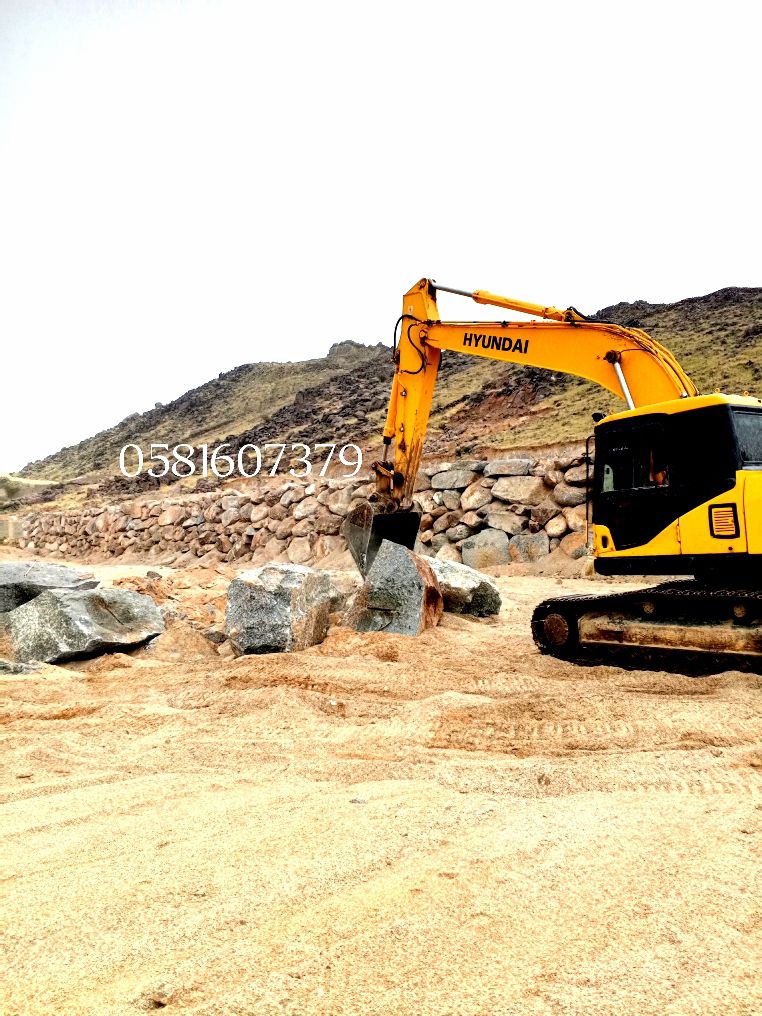 معلم حجر وبوكلين للايجار