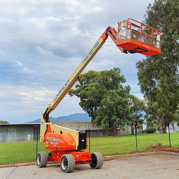 سيزرلفت للايجار مانلفت للايجار رافعة عمال للايجار