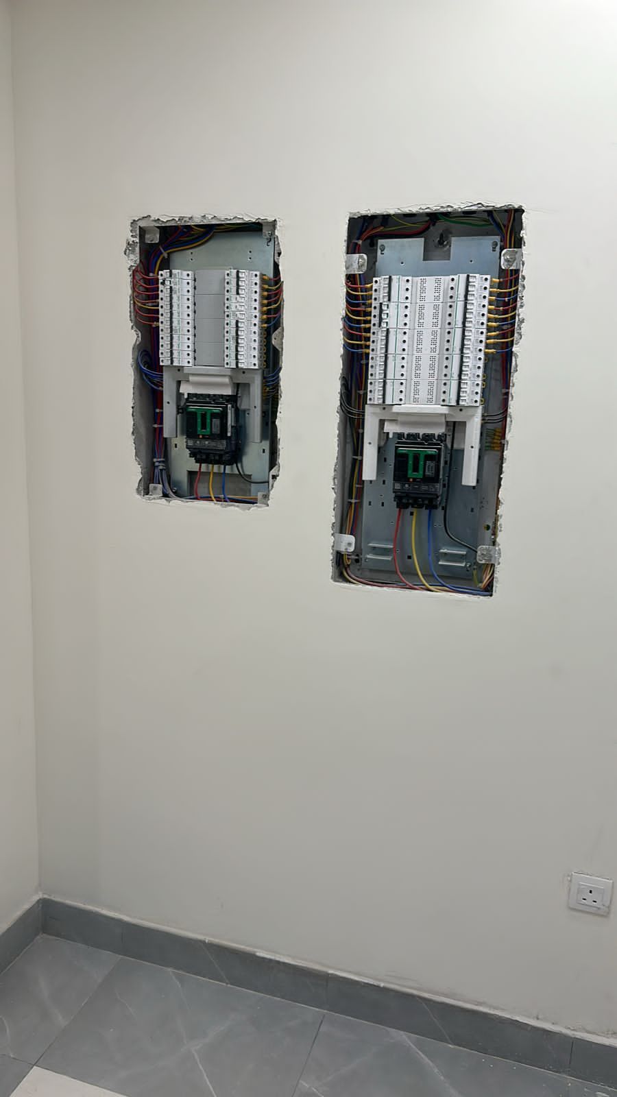 مهندس محمد للأعمال، الكهرباء.