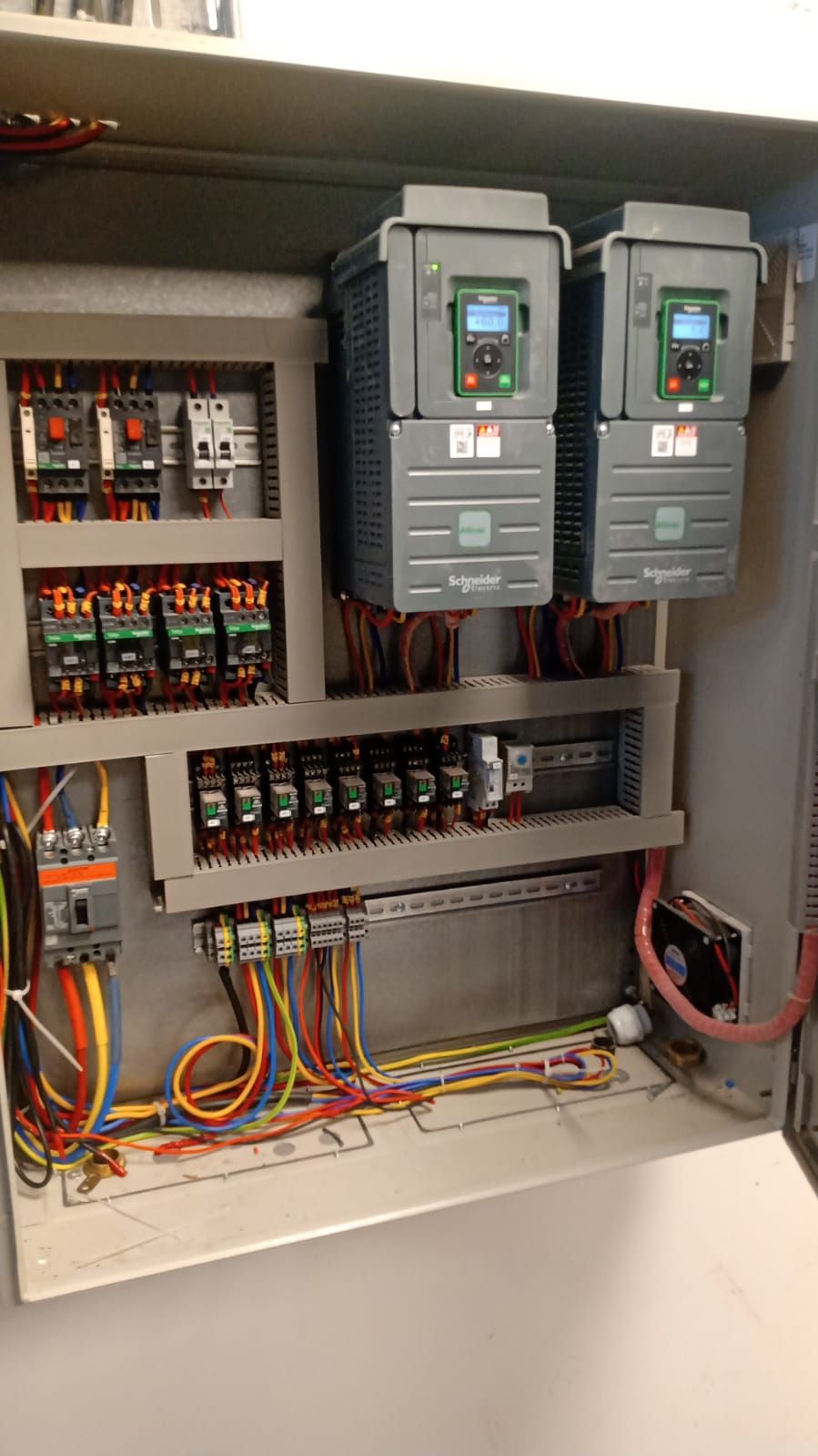 مهندس محمد للأعمال، الكهرباء.