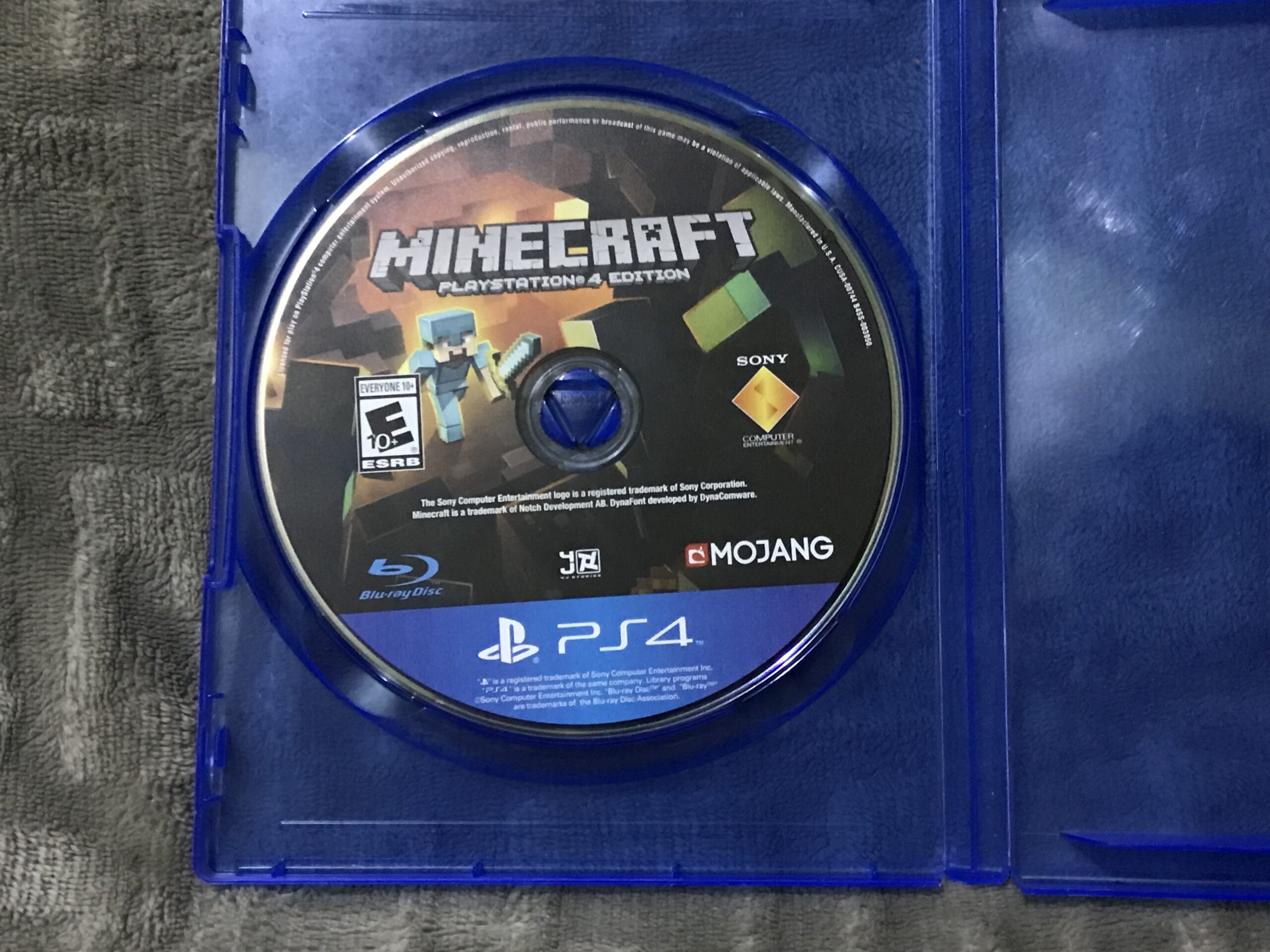 شريط ماين كرفت شغال سوني 4