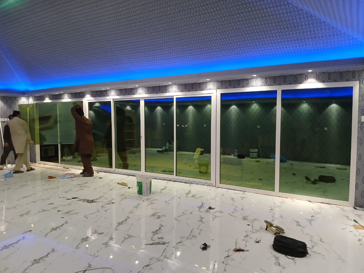 تركيب ساندوش بانل وترميم مباني و مظلات وسواتر