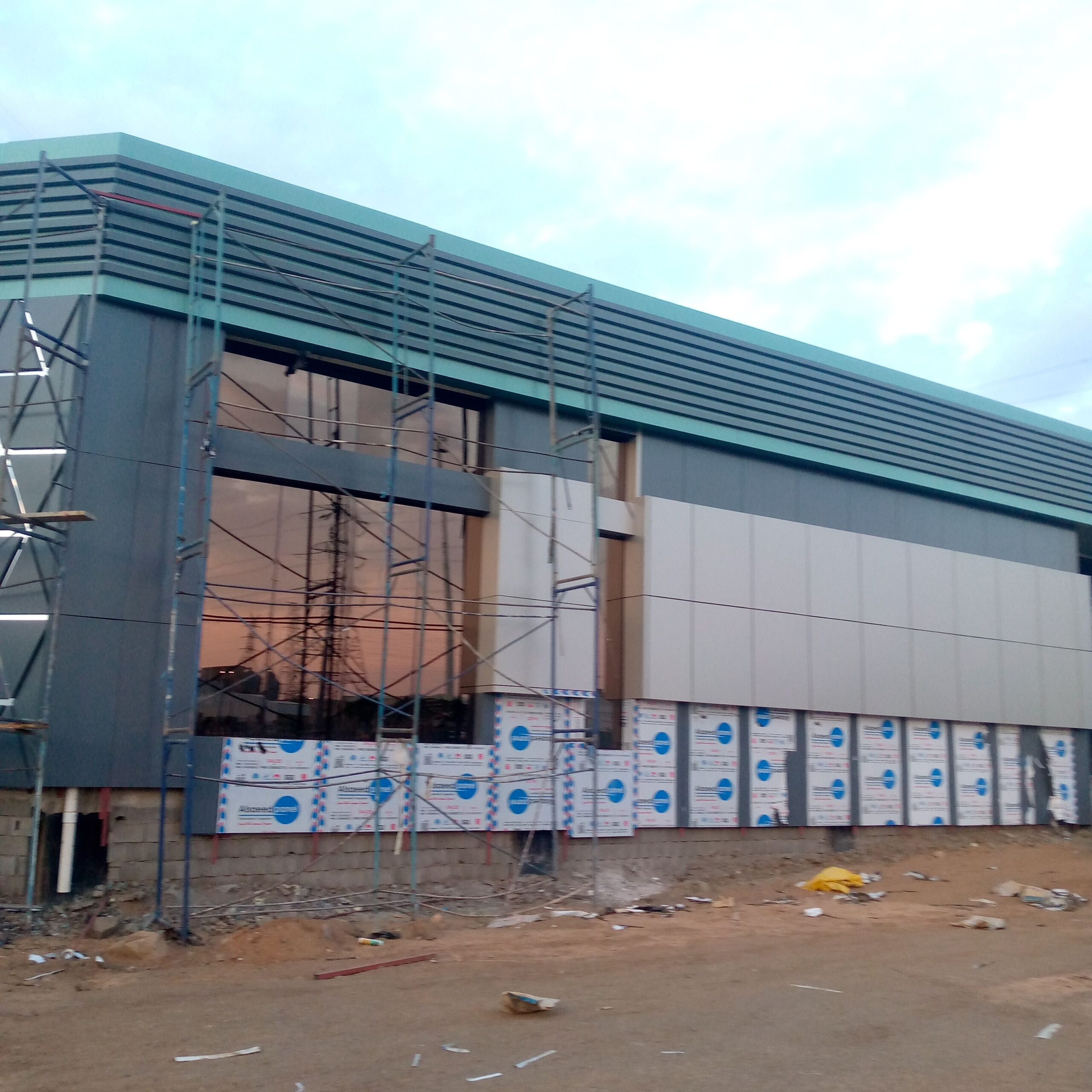 مواصفات ساندويش بانل: المواصفات العامة 1. *السماكة