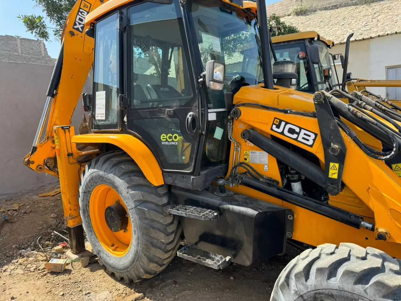 رافعات شوكية للايجار وسيز لفت