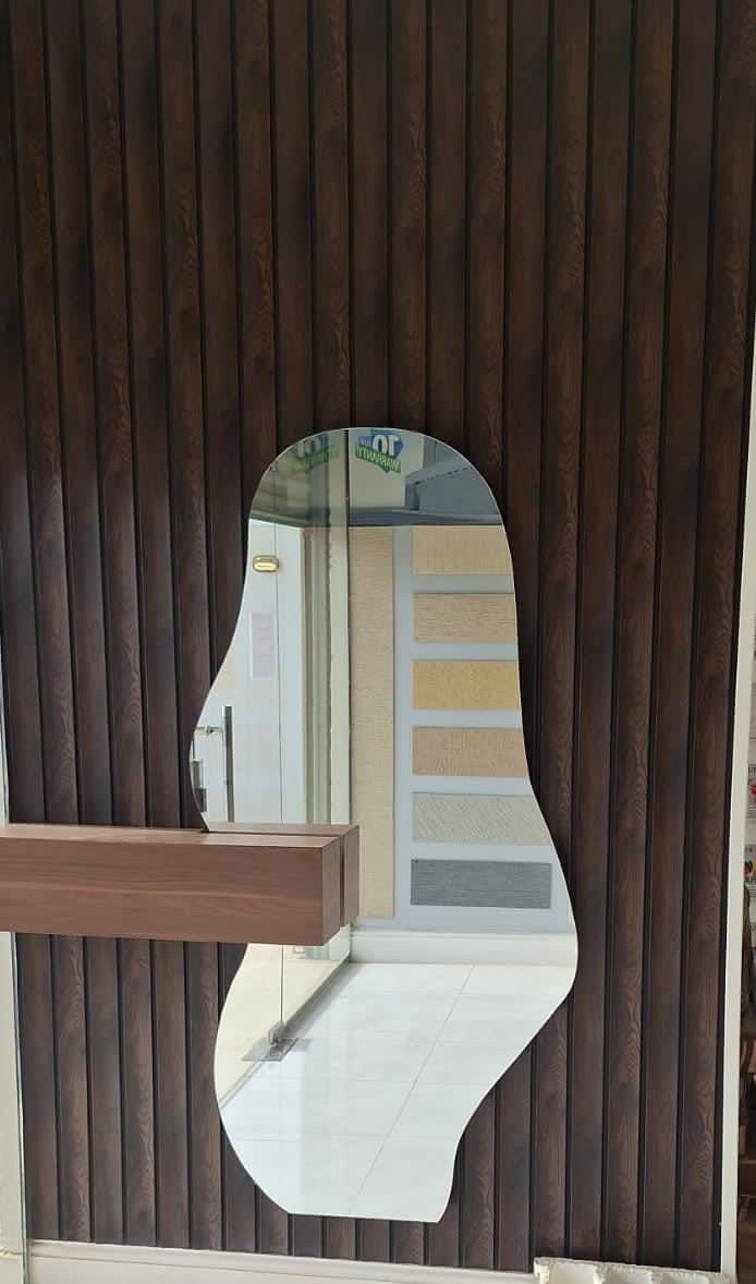 عامل دهنات ديكور