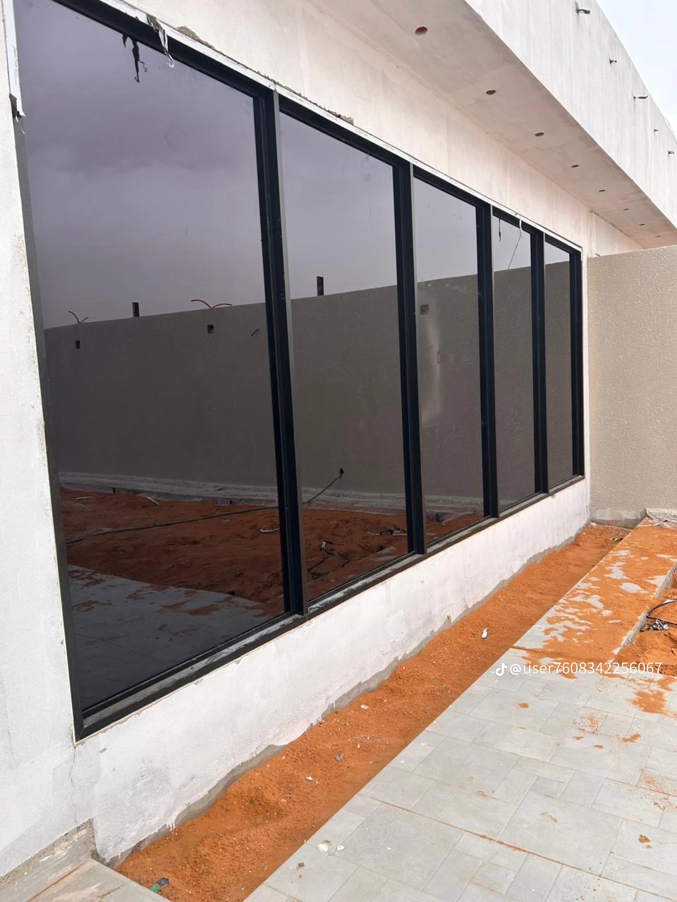 زجاج سكريت جيزان زجاج دربزينات درج ابواب سحاب صيان