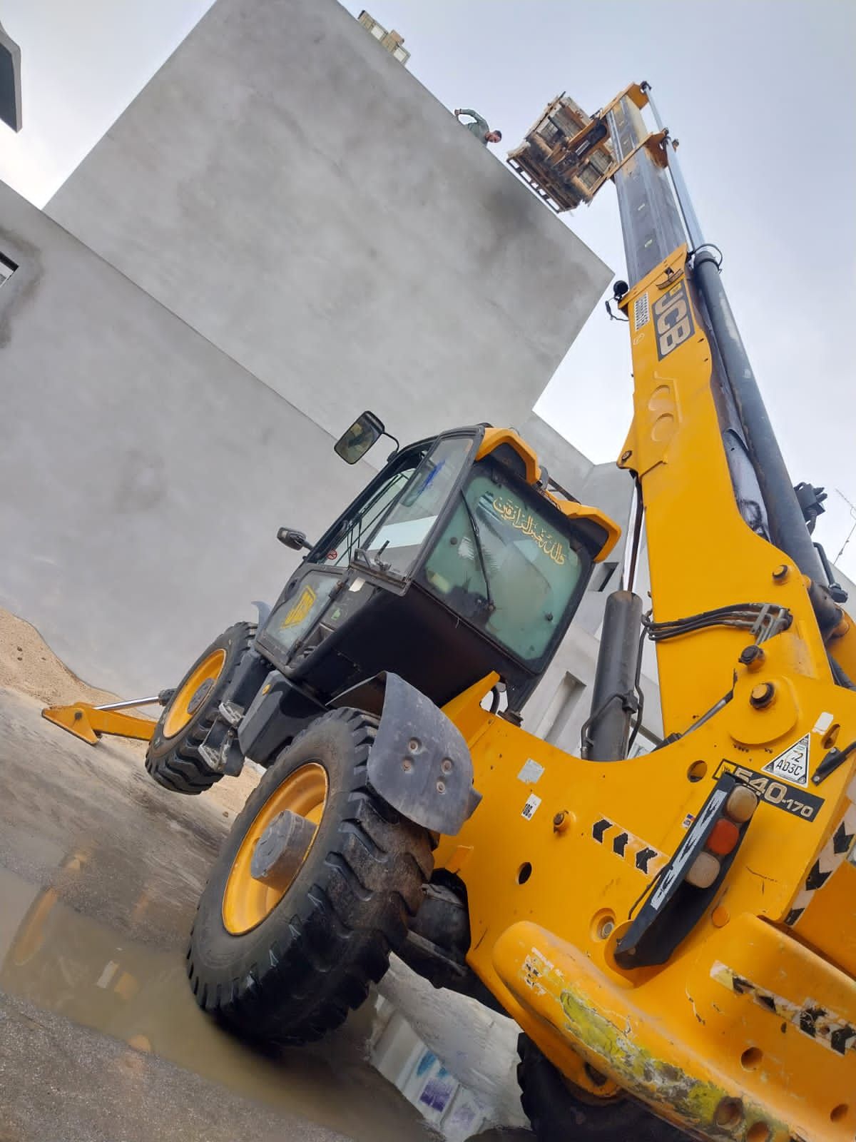 رافعات شوكية للايجار وسيز لفت للايجار اليومي والشه