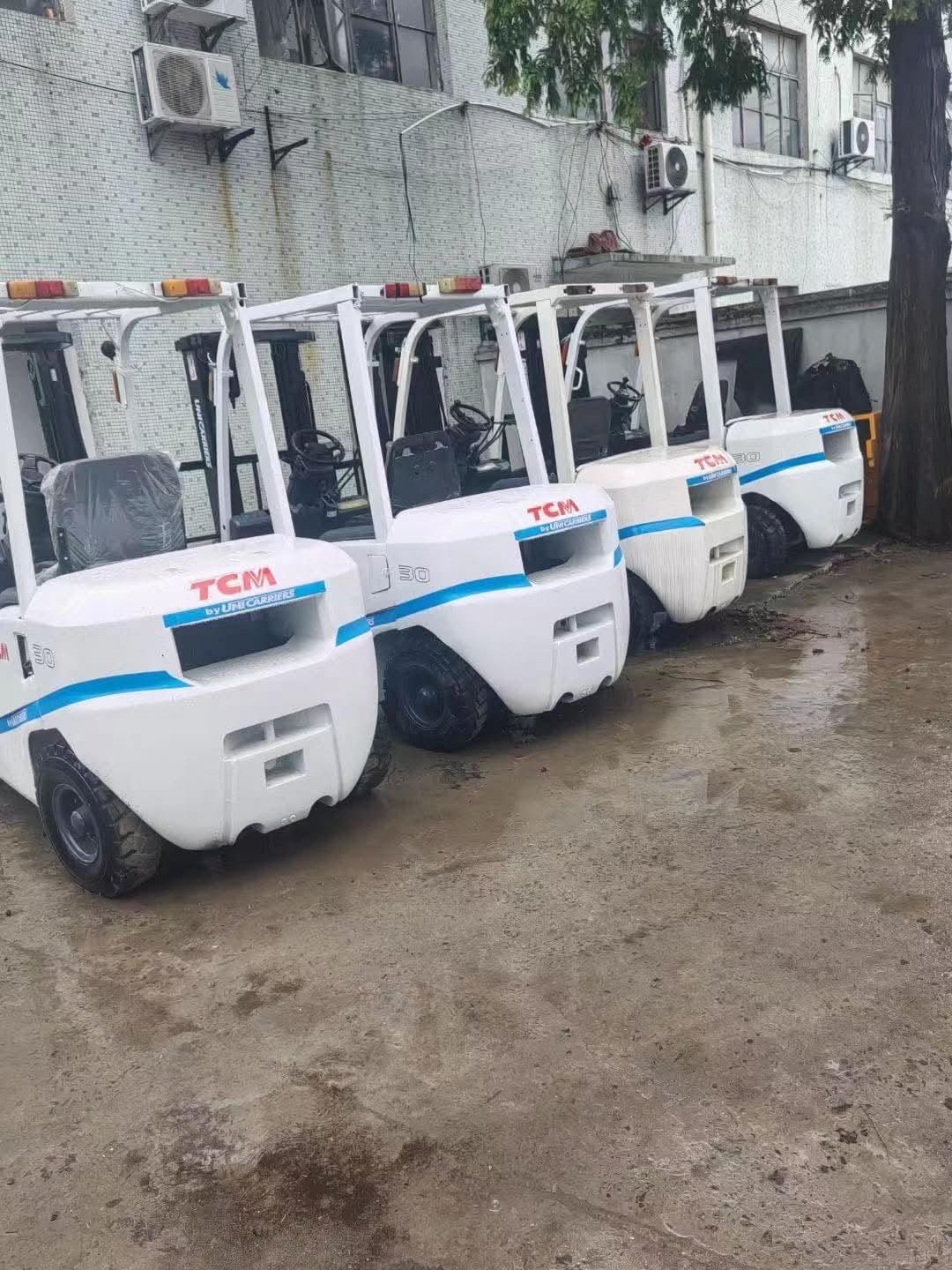 أبو راكان لتاجير المعدات تأجير رافعة شوكيه كرينات