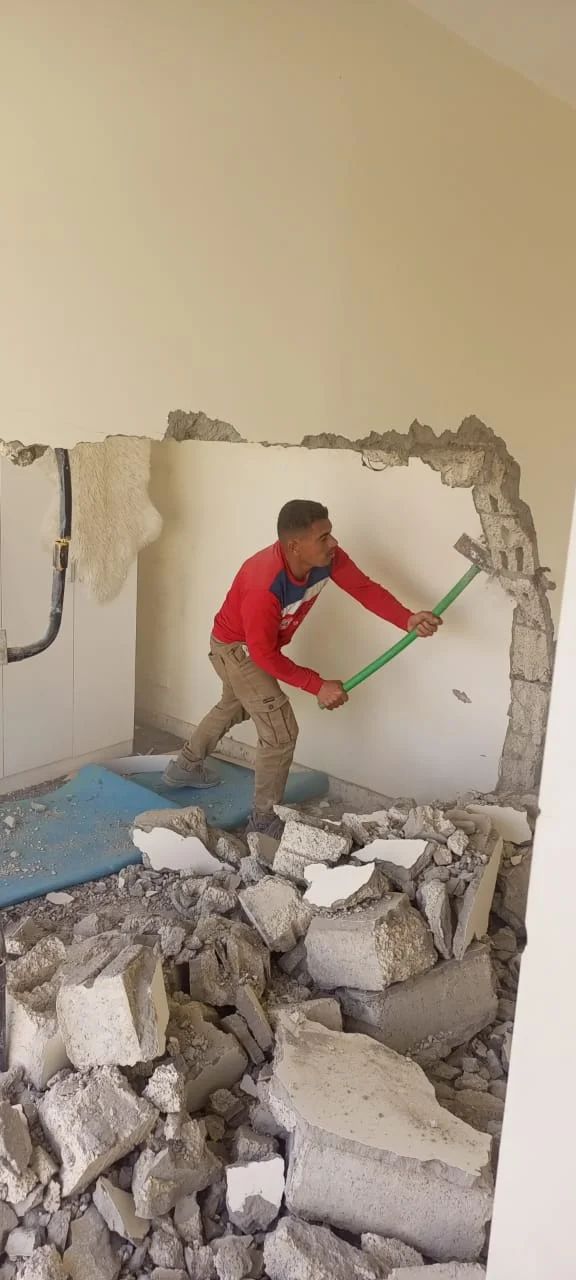 تكسير وتخريم وقص بالمنشر ليزر