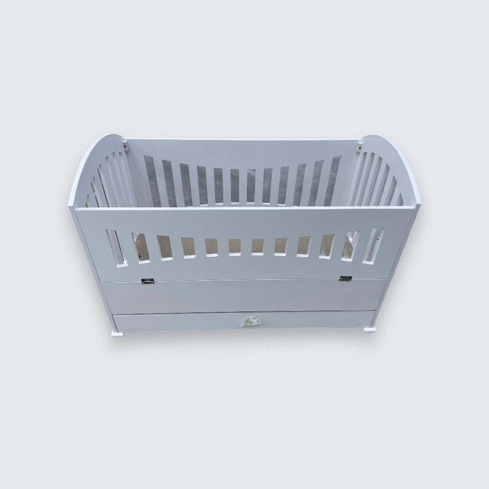 سرير أطفال جديد