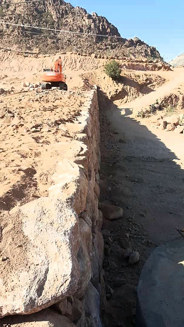 بوكلين للايجار وبناءالحجر