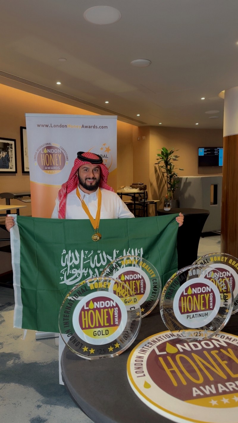 النحال نايف سعيد الغامدي | مناحل مختلف ألوانه النم