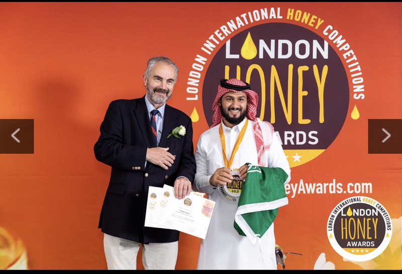 النحال نايف سعيد الغامدي | مناحل مختلف ألوانه النم