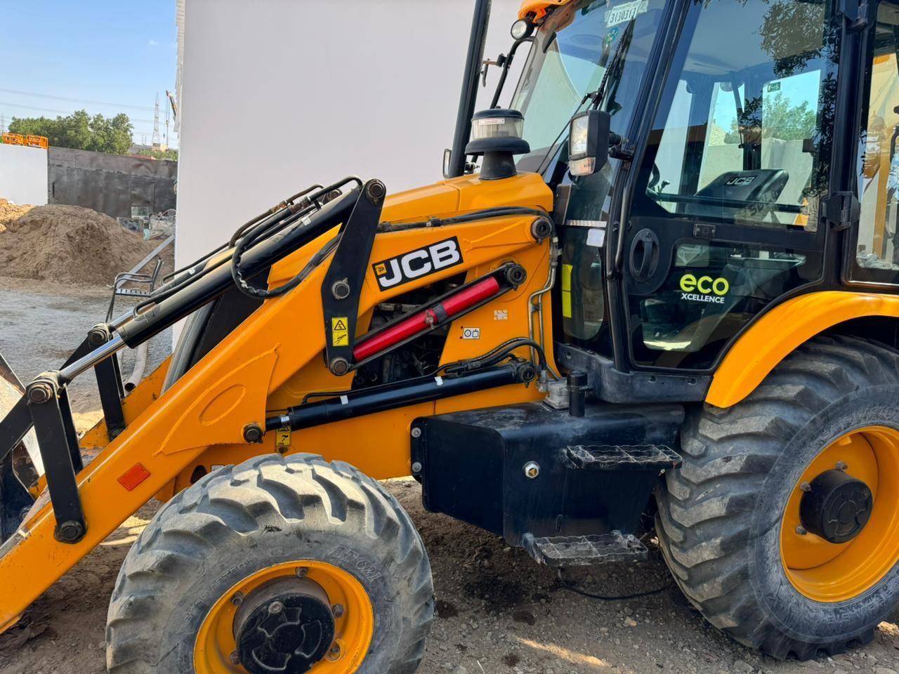 رافعات شوكية للايجار فوركلفت للايجار