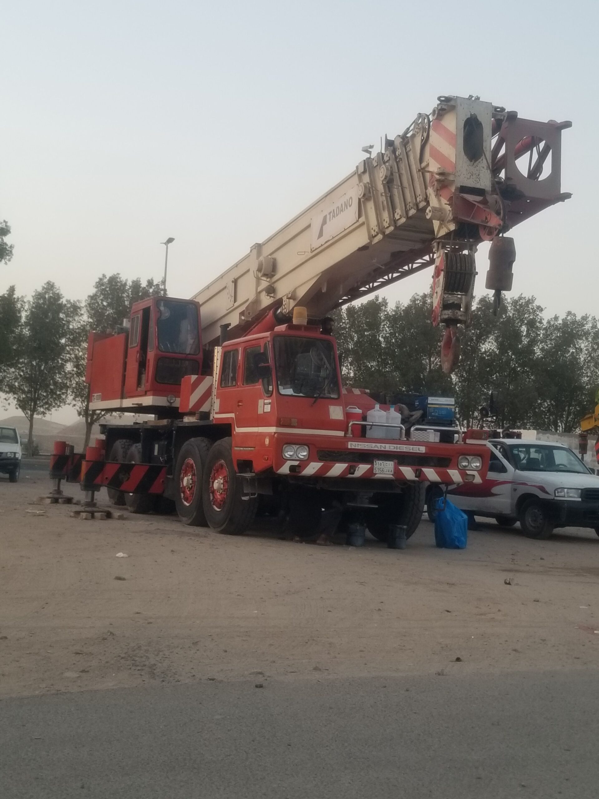 سيزر لفت للايجار رافعات شوكية للايجار