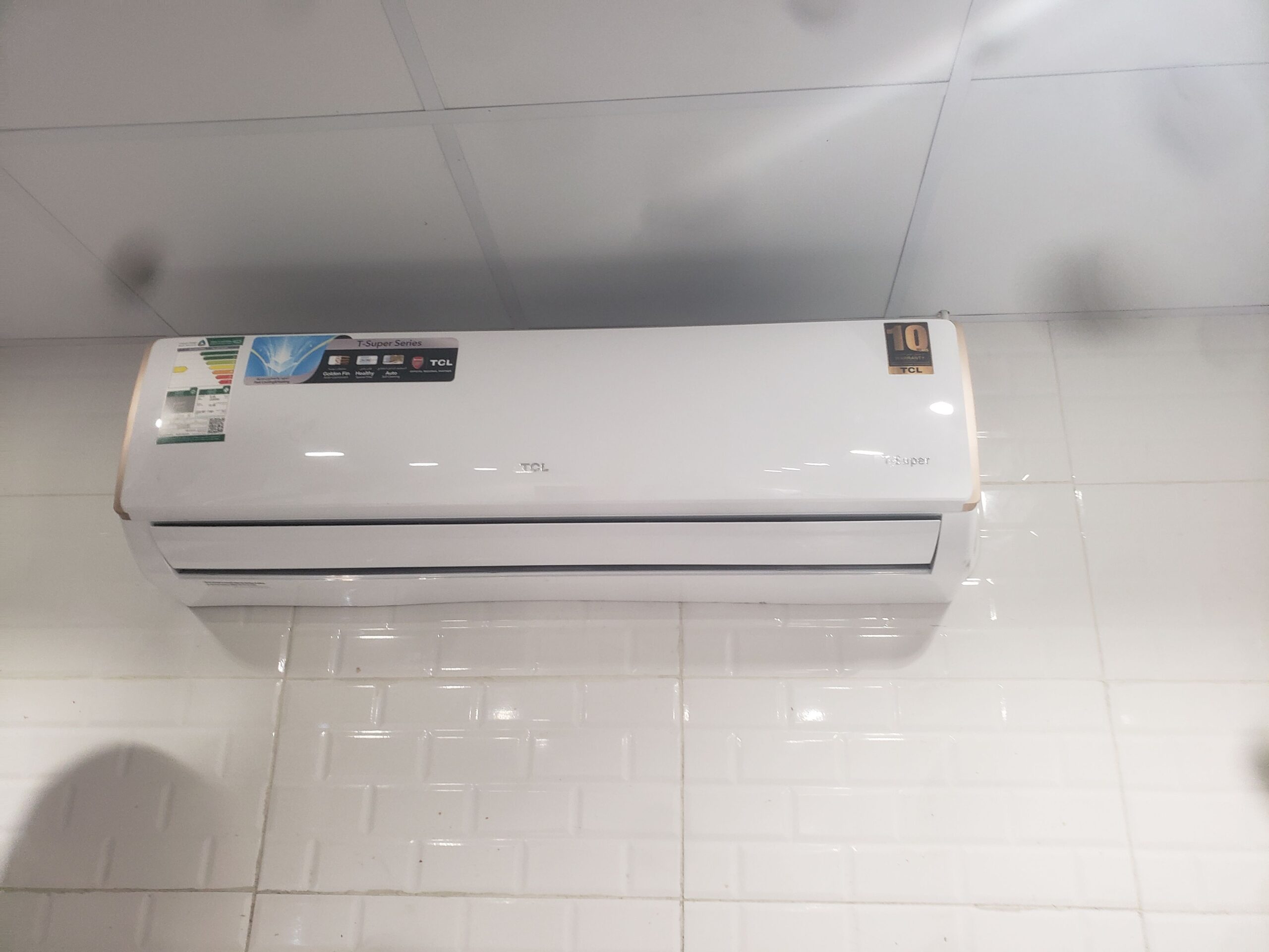 فني ومعلم مكيفات الطائف