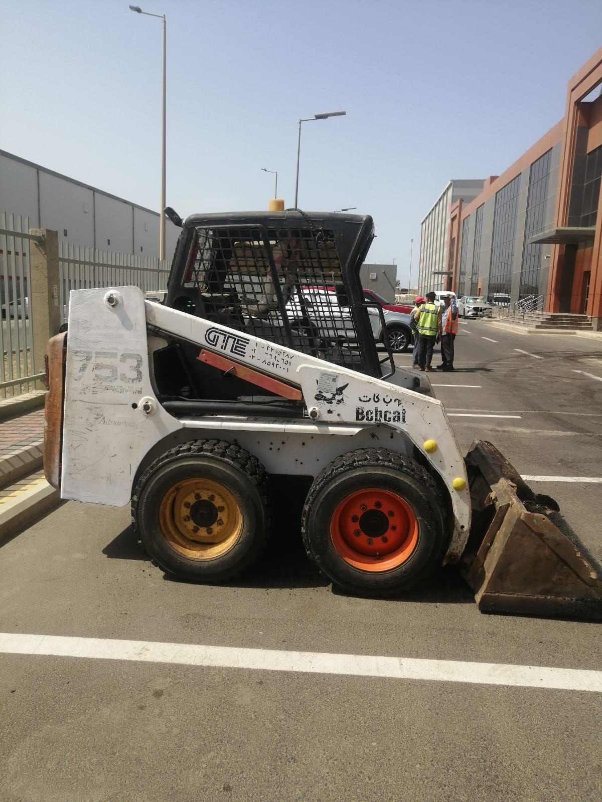 رافعات شوكية للايجار فوركلفت للايجار