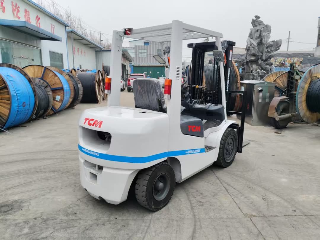 كلارك فوركلفت جاك يدوي للايجار بالمدينة المنورة