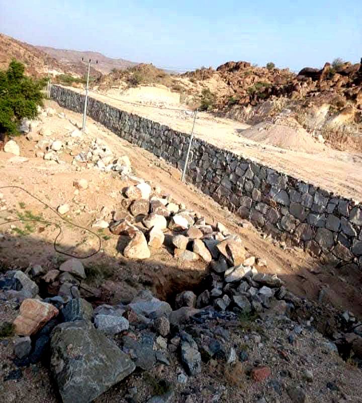 بوكلين للايجار وبناءالحجر