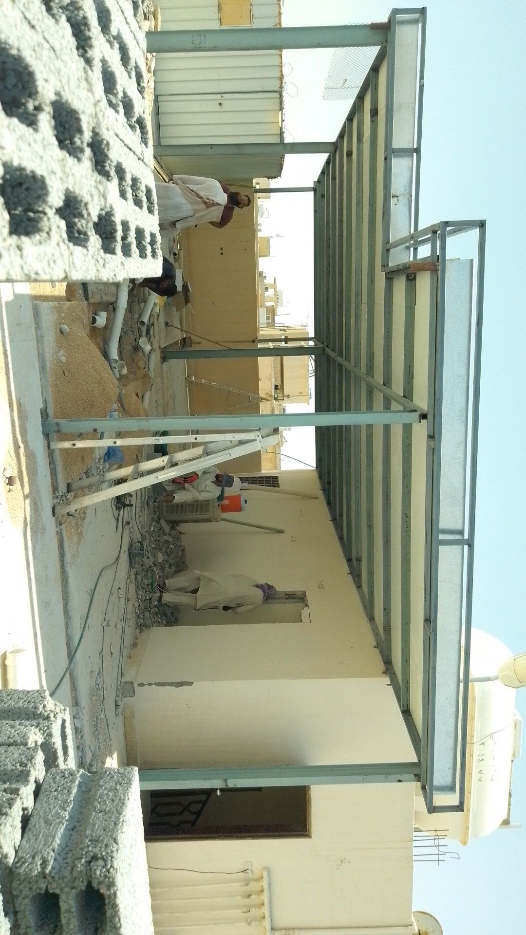 ساندوش بانل وترميم ومظلات وسواتر وبرجولات