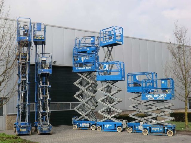 ايجار فوركلفت ايجار رافعات شوكيه ايجار سيزرلفت ايج